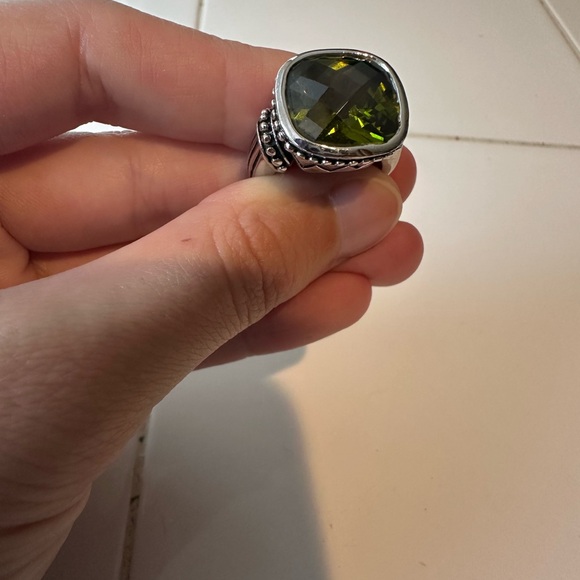 Jewelry - Green Gem Stone Ring 💚